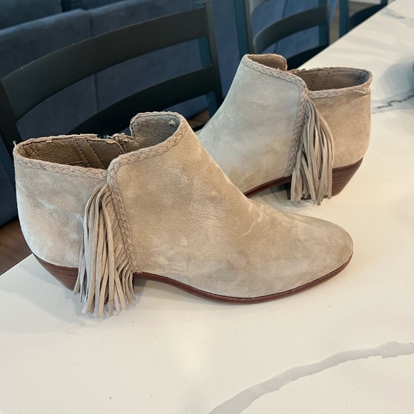 Sam Edelman Paige Suede Fringe Bootie, Color: Putty Size: 6 Boho Western‎ Braid - Picture 6 of 12
